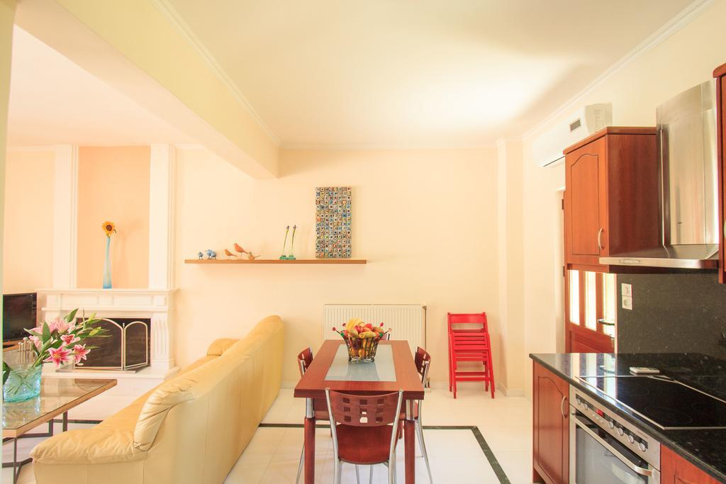 Erodios Villas 1 Gerani  Luaran gambar