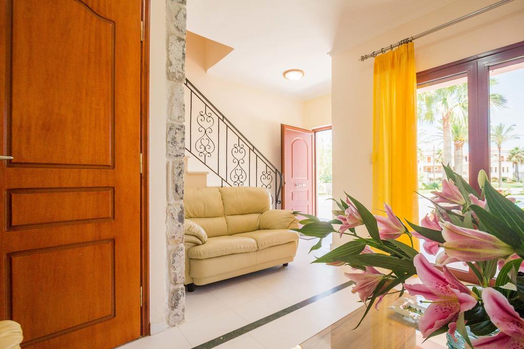 Erodios Villas 1 Gerani  Luaran gambar