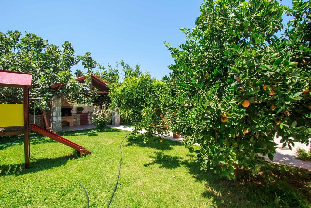 Erodios Villas 1 Gerani  Luaran gambar