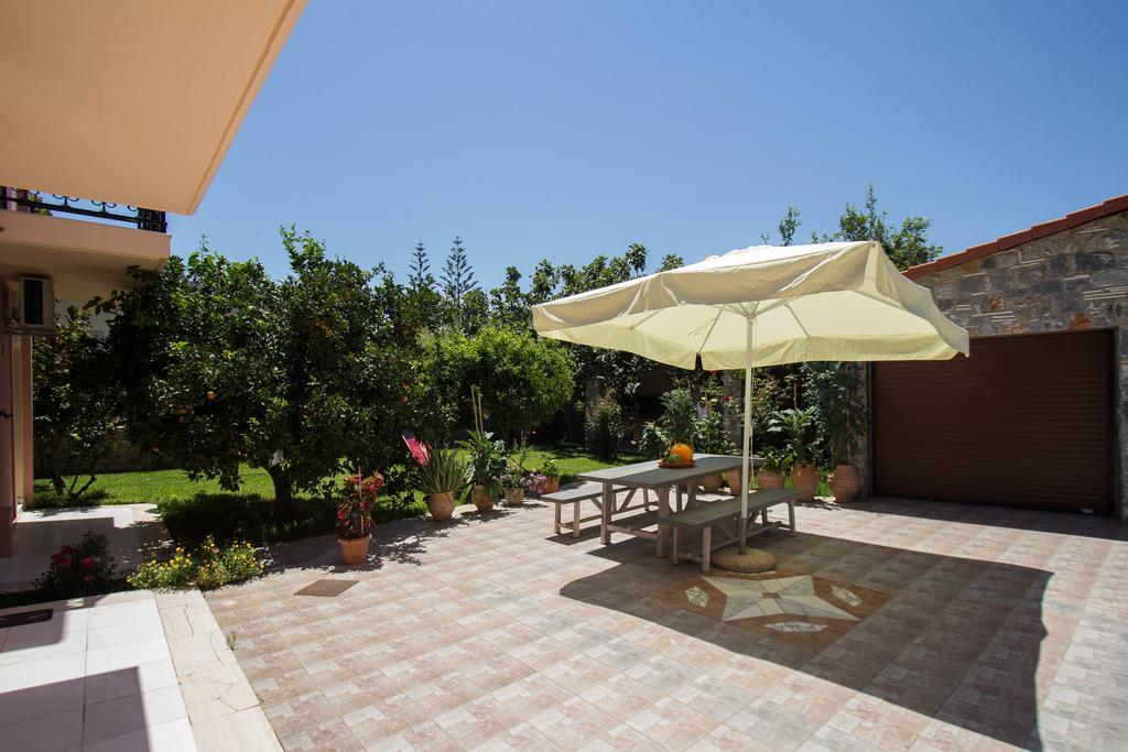 Erodios Villas 1 Gerani  Luaran gambar